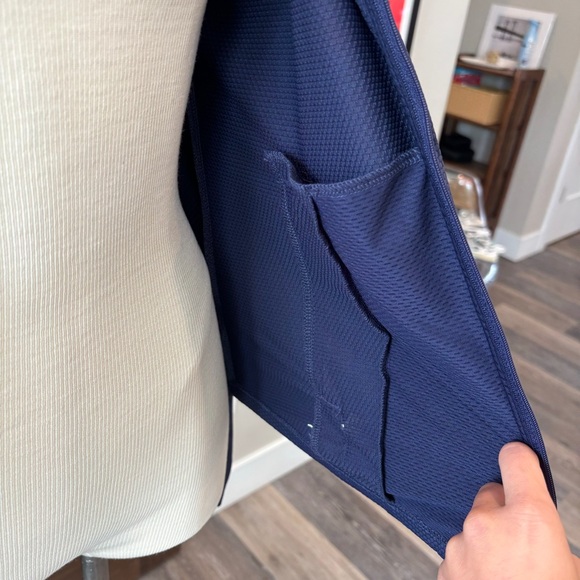 TOMMY BAHAMA GOLF FULL ZIP LIGHTWEIGHT NAVY BLUE JACKET ACTIVE WEAR ATHLEISURE - Picture 9 of 16